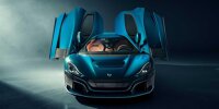 Ex-F1-Fahrer Nico Rosberg nimmt allerersten Rimac Nevera entgegen