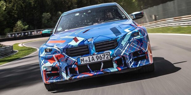BMW M2 (2023) zeigt M-Performance-Parts vor Debüt am 12. Oktober