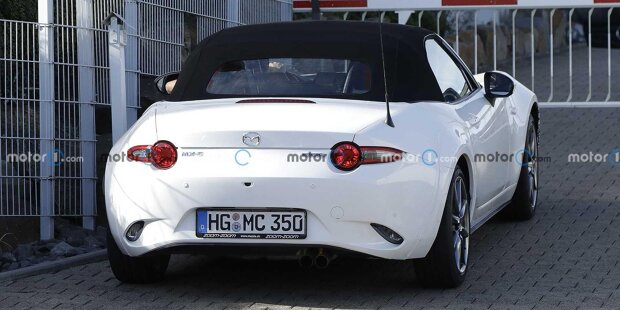 Neuer Mazda MX-5 (2024) als Test-Mule erwischt