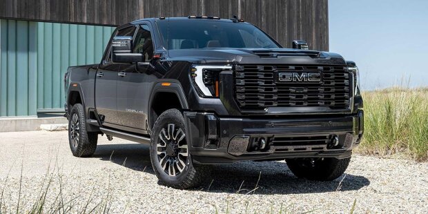 GMC Sierra HD Denali Ultimate (2023): Dicker Grill-Maxe