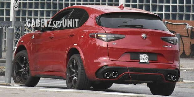 Alfa Stelvio Quadrifoglio (2023): Facelift mit neuen Leuchten