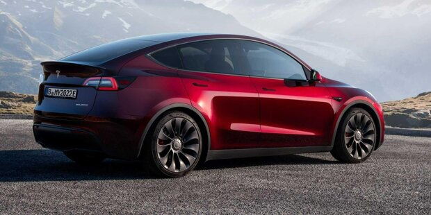 Tesla Model Y: Neue Farben Quicksilver und Midnight Cherry Red