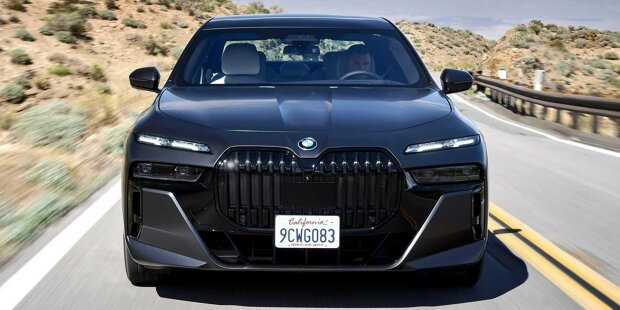 BMW i7 (2022) im ersten Test: Leiser Luxus macht Laune