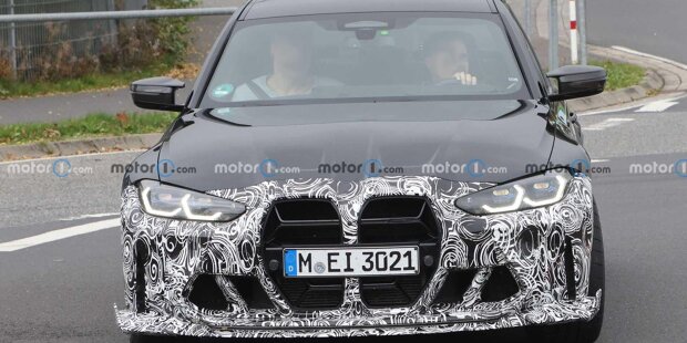 BMW M3 CS mit weniger Tarnung erwischt (Oktober 2022)