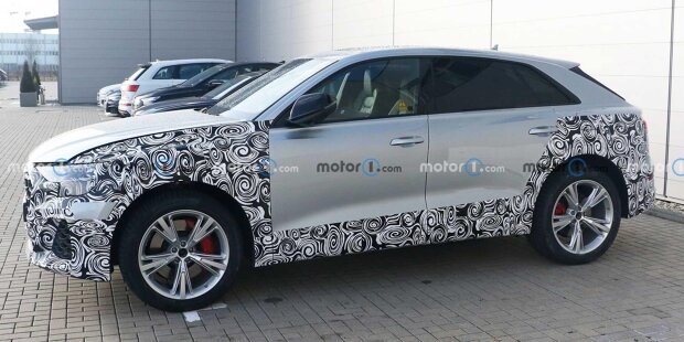 Audi Q8 (2023): Facelift-Erlkönig zeigt neue Lichter