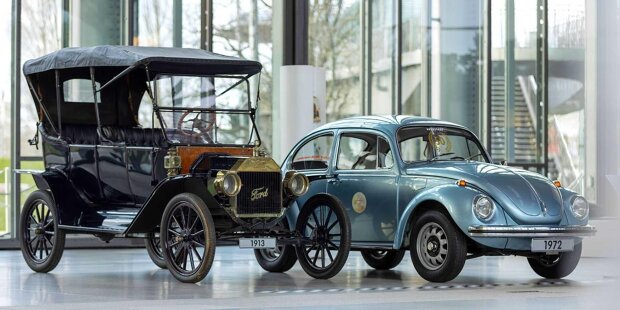 50 Jahre Weltmeister-Käfer: Autostadt zeigt Jubilar auf der Piazza