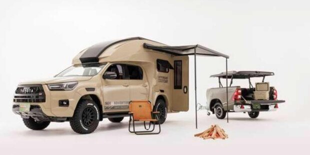 Toyota Hilux Camper hat Pop-Up-Dach, Dusche und passenden Hänger