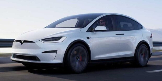 Tesla Model X (2021)