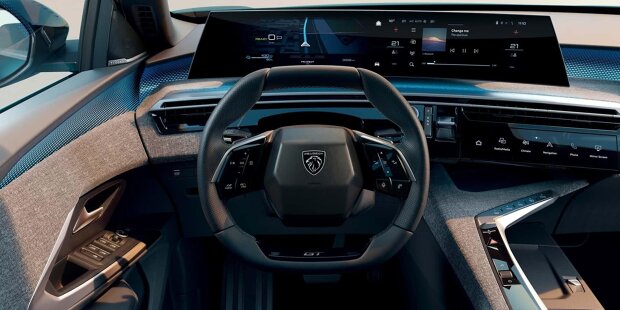 Peugeot E-3008: Das Panorama-iCockpit