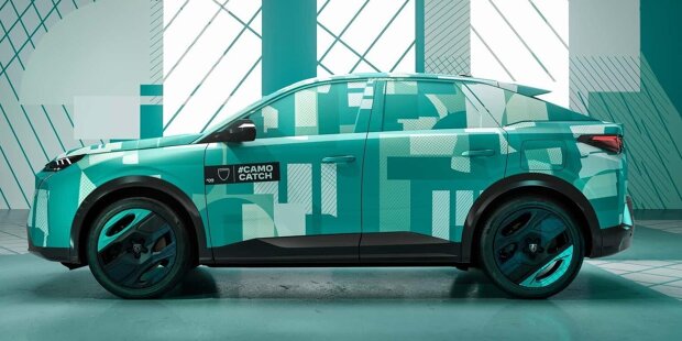 Erstes offizielles Exterieur-Bild des Peugeot E-3008