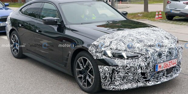 BMW i4 mit Facelift als Erlkönig