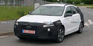 Hyundai i30 Kombi (2024) erstmals mit Überarbeitungen erwischt