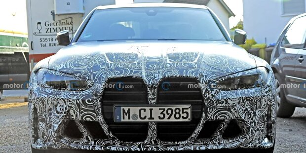 BMW M3 (2024): Facelift mit getarnter Frontpartie gesichtet