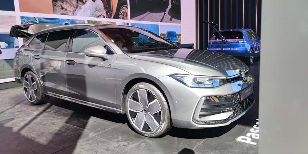 Neuer VW Passat Variant (2024): Live-Bilder von der IAA