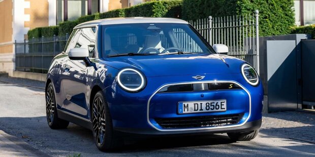 Neuer Mini Cooper SE (2024) in Oxford