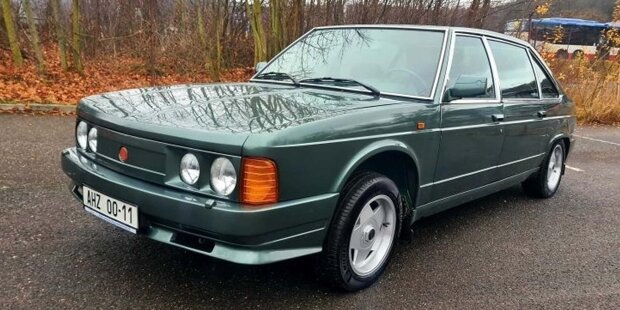 Tatra 613 Electronic steht zum Verkauf