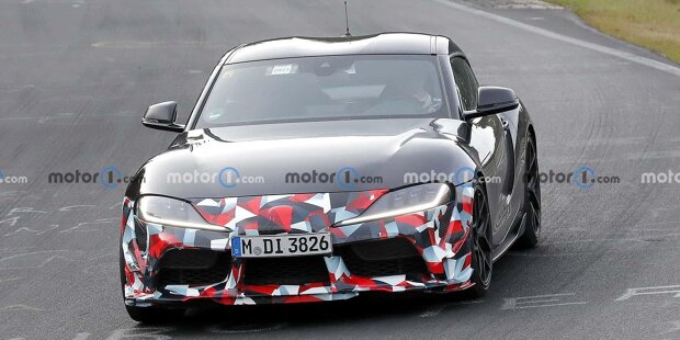 Toyota Supra GRMN (2025): Flügeliges Erlkönig-Debüt am Ring