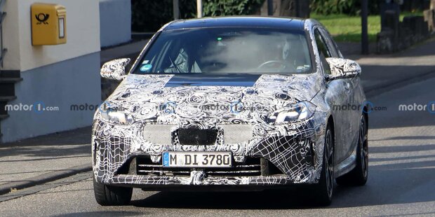 Neuer BMW 1er (2024) als heißer M135i-Erlkönig gesichtet