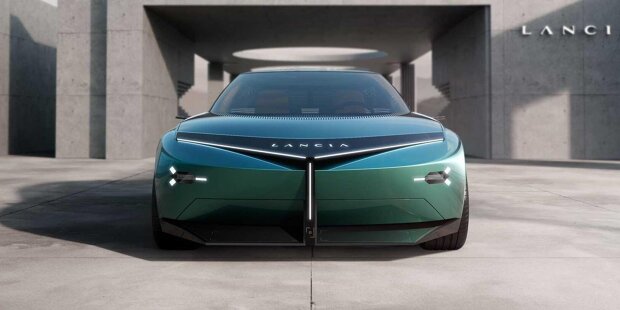 Hier wird der neue Lancia Ypsilon (2024) aus dem Wasser gezogen
