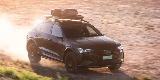 Audi Q8 e-tron edition Dakar (2024) mit Lift-Kit und AT-Bereifung