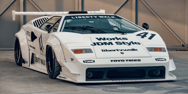 Widebody Lamborghini Countach By Liberty Walk