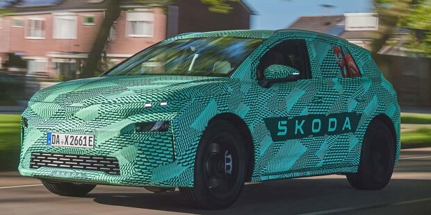 Skoda Elroq (2024) Covered Drive