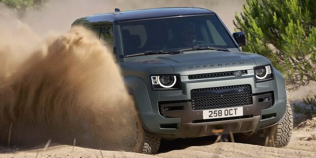 Land Rover Defender OCTA (2024)