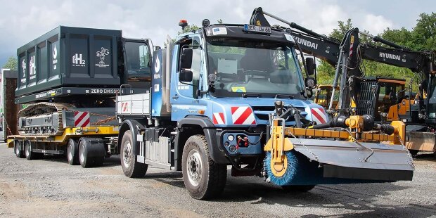 Unimog trifft Raupe: Erfolgreiches Entwicklungsprojekt für Wasserstoff-Verbrennungsmotor