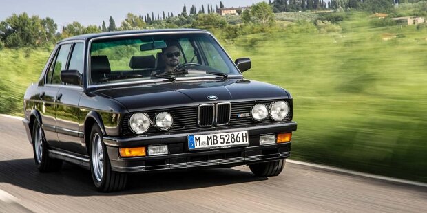 BMW M5 E28 (1986) im Fahrbericht