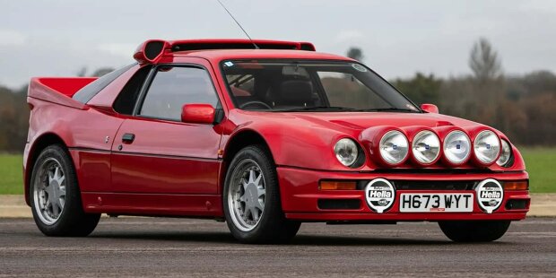 Ford RS200 S in Rot zur Versteigerung bei Iconic Auctioneers
