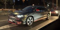 Neuer Mercedes CLA, Erlkönigfotos im Verkehr von Rom