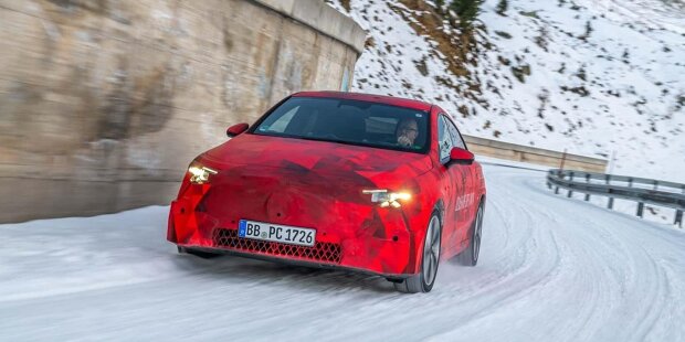 Neuer Mercedes CLA