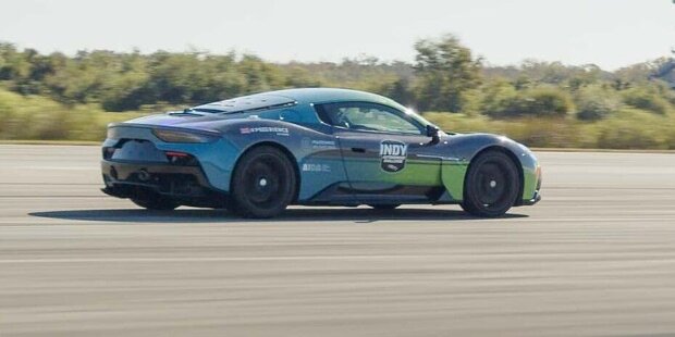 Maserati MC20 rast ohne Fahrer auf 318 km/h