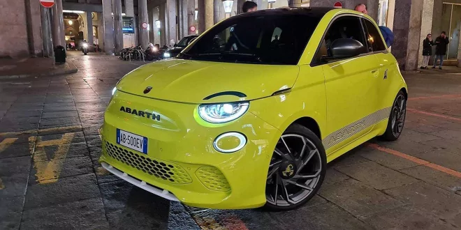 Zwei Wochen vor seiner Premiere bei Fotoshooting gesichtet -  Erstes Foto des Elektro-Abarth!
