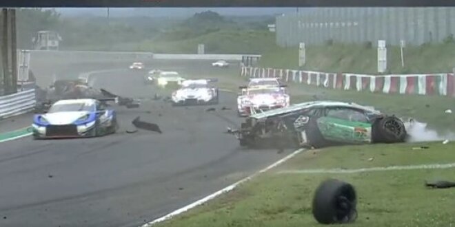Super GT Suzuka 2023: Fahrer weitgehend unverletzt -  Horror-Crash im dritten Saisonlauf