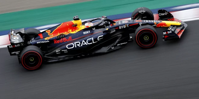 Überlegene Bestzeit für Verstappen im ersten Training - Red Bull wieder voll da!