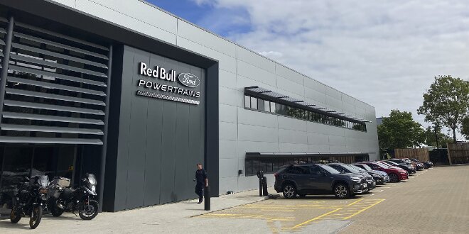 Enge Zusammenarbeit zwischen US-Autobauer und F1-Team -  So weit ist der Red-Bull-Motor