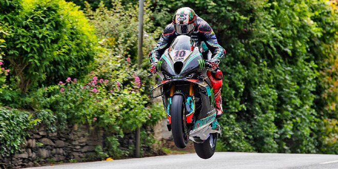 Dramatische Szenen im Superbike-Rennen auf der Isle of Man -  Hickman gewinnt, Dunlop im Pech