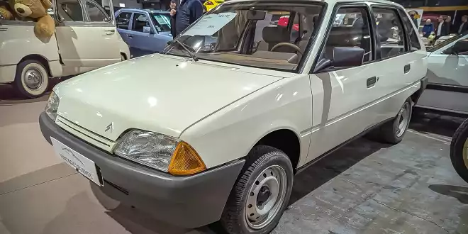 Dieser Quasi-Neuwagen steht zum Verkauf - Aber will man das? - Nur 52 km auf dem Tacho
