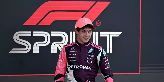 Antonelli mit Sensations-Pole: Mercedes&#39; Mut wird belohnt - &quot;Der Kleine!&quot;: Wolff total verblüfft