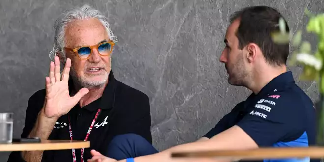 Knalleffekt bei Alpine: Flavio Briatore übernimmt das Ruder -  Teamchef Oakes schmeißt hin!