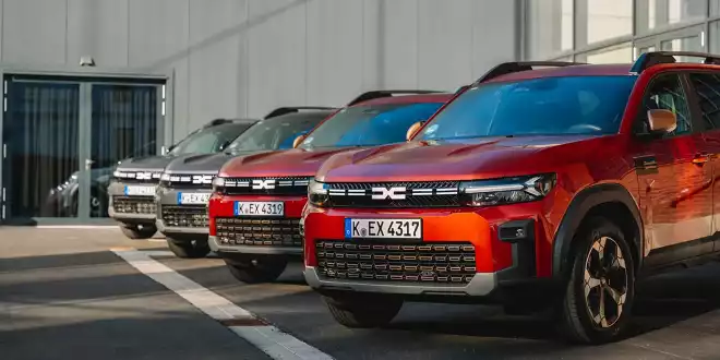 Das Kompakt-SUV kommt mit vier Ausstattungslinien - Ab 23.990 Euro im Handel