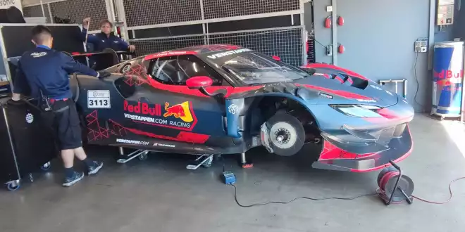 Max Verstappen fährt seinen GT3-Ferrari auf der Nordschleife -  So lief der Nordschleifen-Test ab
