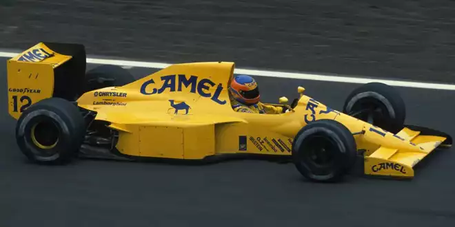 Schlimmer Crash im Camel-Lotus offenbar in F1-Film eingebaut - &quot;F1&quot;: Brad Pitt ist Martin Donnelly!