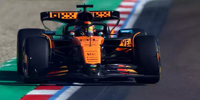 Freitagstraining wegen Abflug von Hadjar vorzeitig beendet - McLaren dominiert in Imola