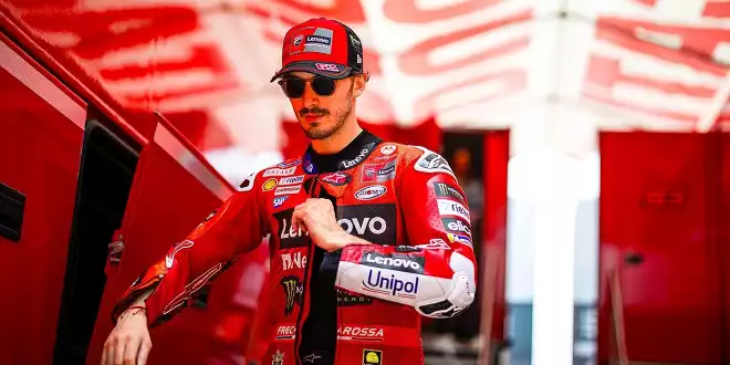 Es kursieren Fotomontagen mit Yamaha-Outfit - Bagnaia ärgert sich über Fake News