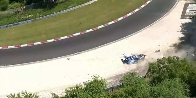 Horrorcrash von Laurens Vanthoor im Top-Qualifying