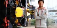 Sergio Perez in der Red-Bull-Fabrik