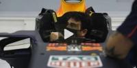 Sergio Perez zu Besuch in der Red-Bull-Fabrik