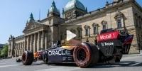 Rasante Stadtrundfahrt im Formel-1-Zweisitzer